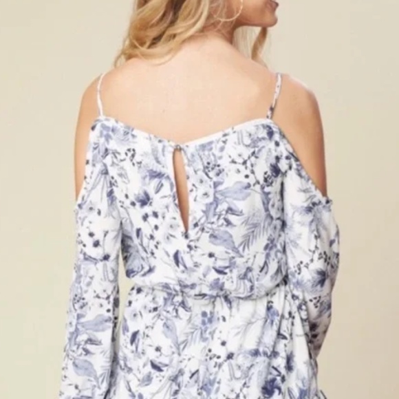 Altar'd State Blue and White Floral Cold Shoulder "Leeia" Romper Size Small - Picture 3 of 8